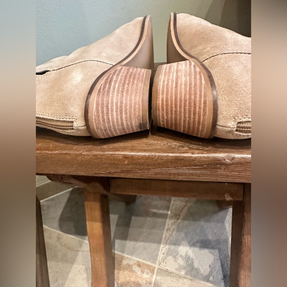 Lisa Vicky EUC Noblex Tan Camel Bootie - Size 7-1/2 - Picture 6 of 7